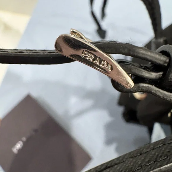 ✨ Prada Re-Nylon Bucket Pouch – Black ✨ - Picture 5 of 9